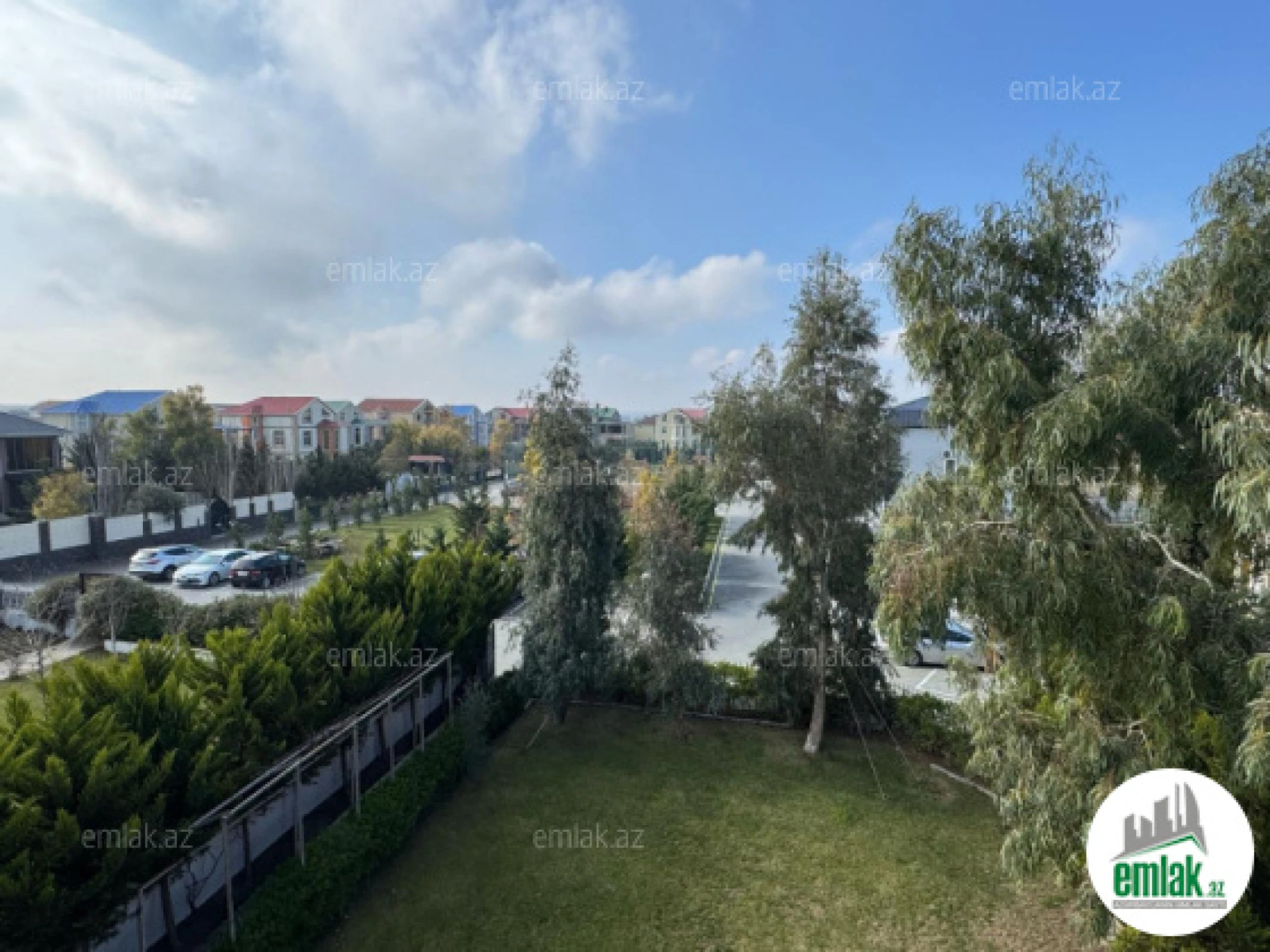 Satılır 4 otaqlı həyət evi 200 m²