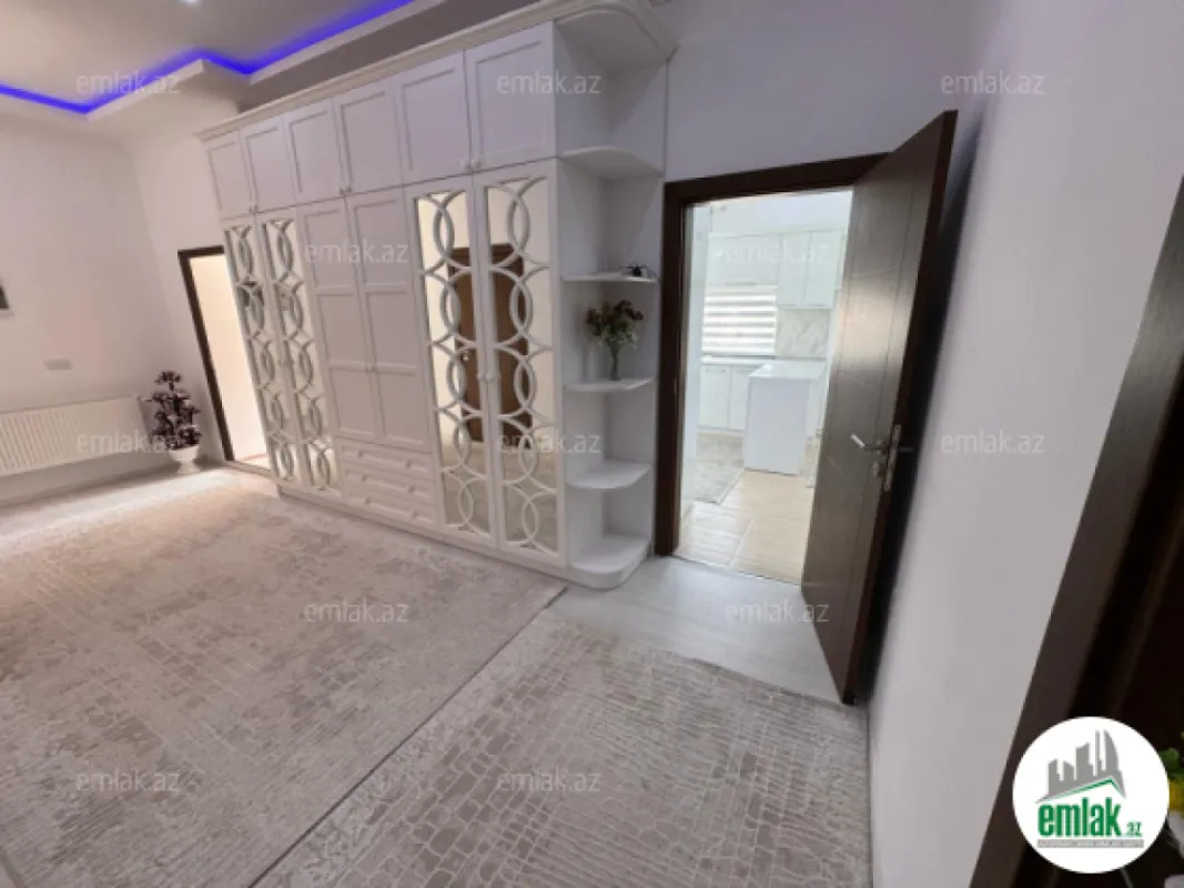 Satılır 4 otaqlı həyət evi 200 m²