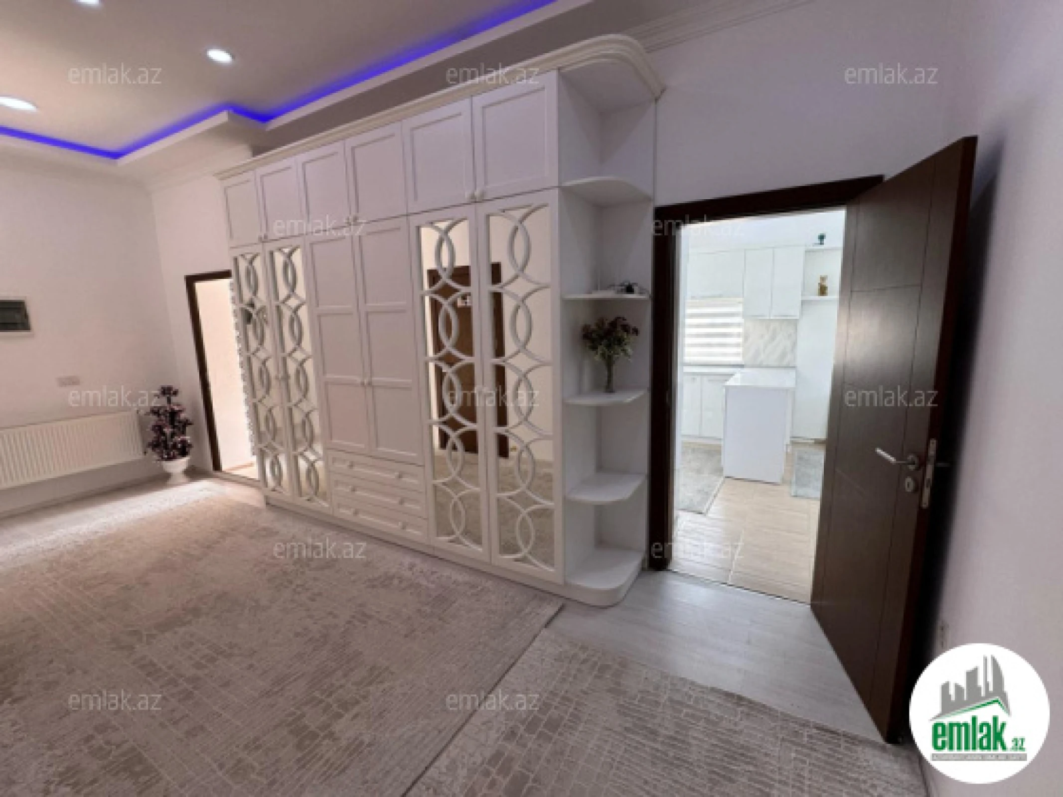 Satılır 4 otaqlı həyət evi 200 m²