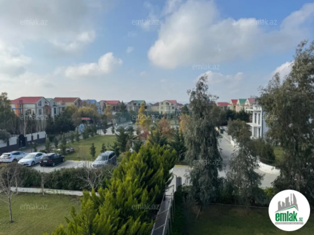 Satılır 4 otaqlı həyət evi 200 m²