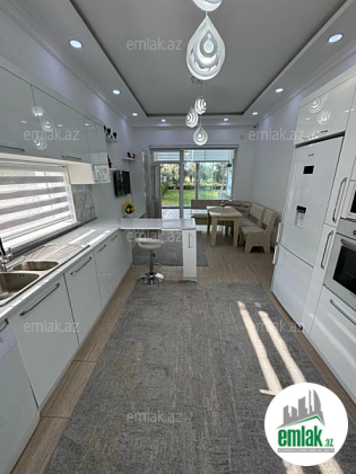 Satılır 4 otaqlı həyət evi 200 m²