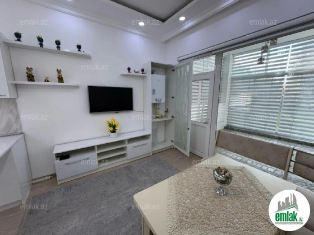 Satılır 4 otaqlı həyət evi 200 m²
