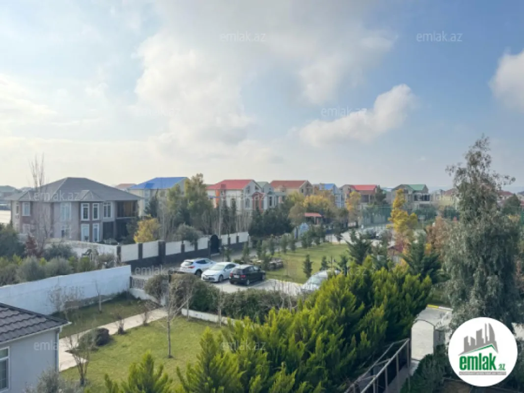 Satılır 4 otaqlı həyət evi 200 m²