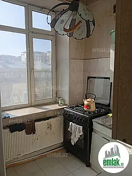 Satılır 1 otaqlı köhnə tikili 42 m²