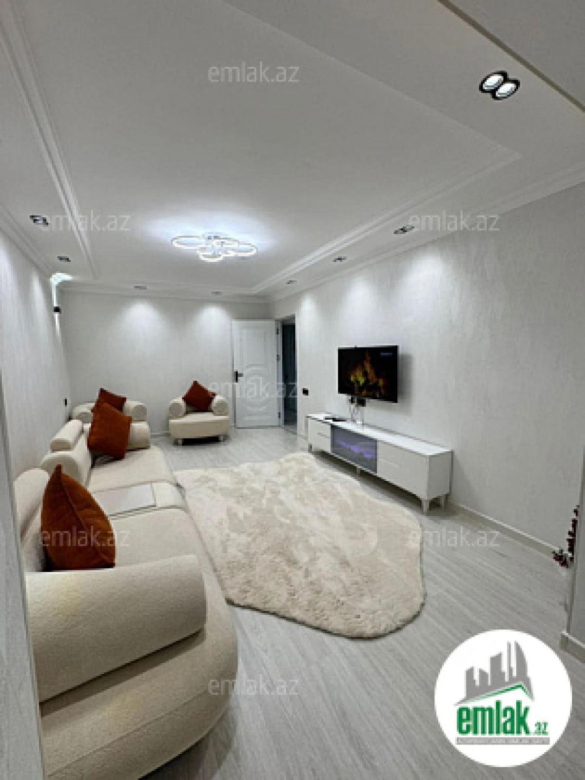 Satılır 3 otaqlı köhnə tikili 70 m²