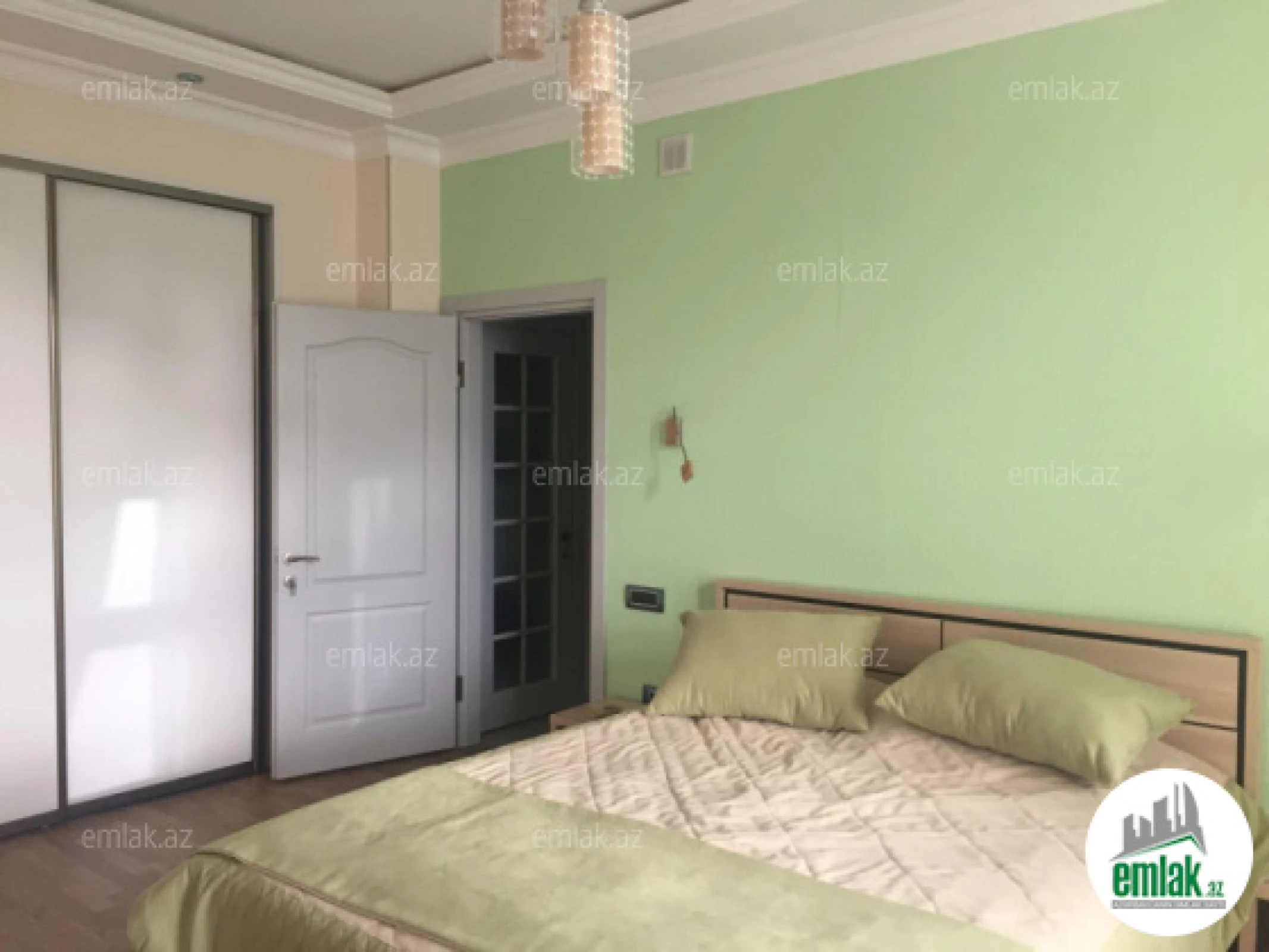 Satılır 4 otaqlı yeni tikili 125 m²