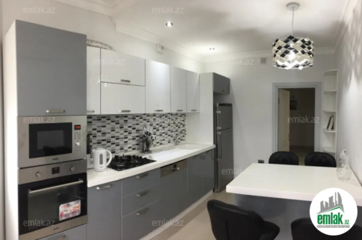 Satılır 4 otaqlı yeni tikili 125 m²