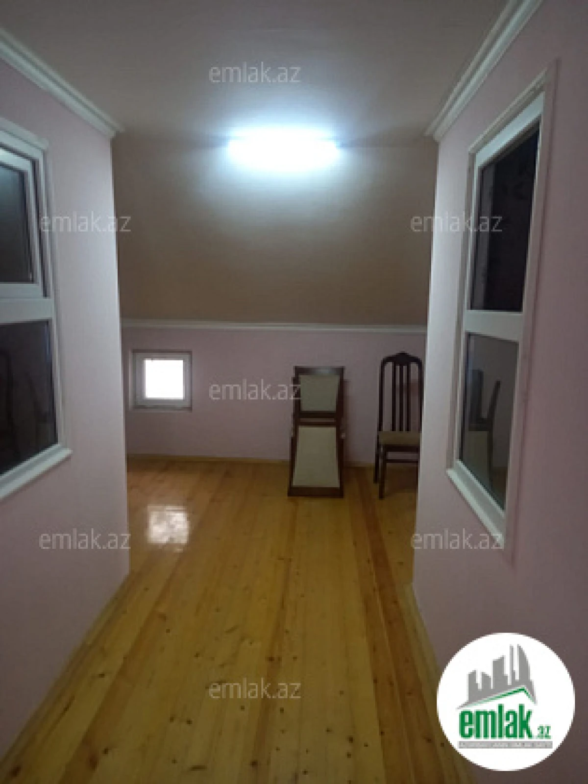 Satılır 8 otaqlı mənzil 300 m²