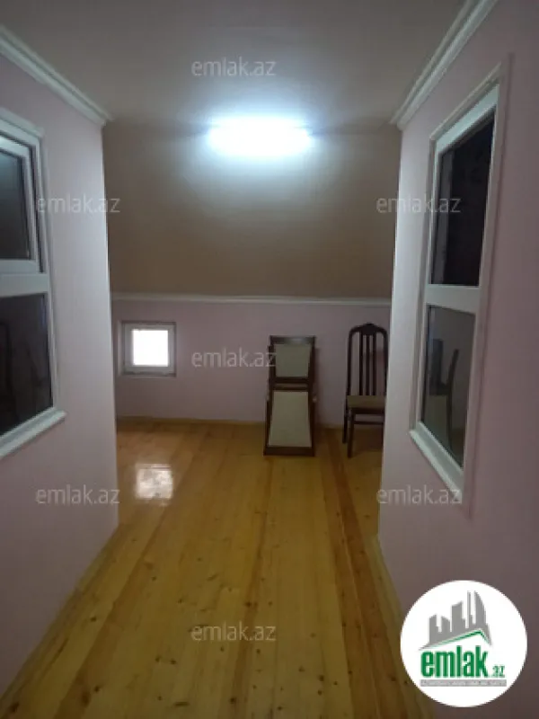 Satılır 8 otaqlı mənzil 300 m²