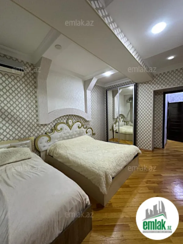 Satılır 3 otaqlı köhnə tikili 80 m²