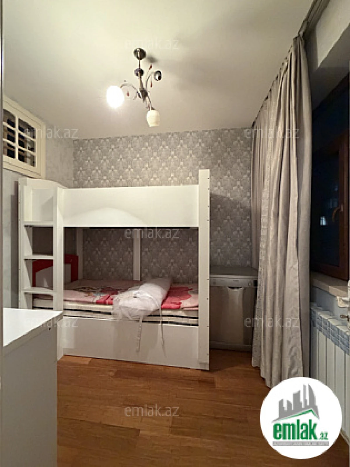 Satılır 3 otaqlı yeni tikili 83 m²