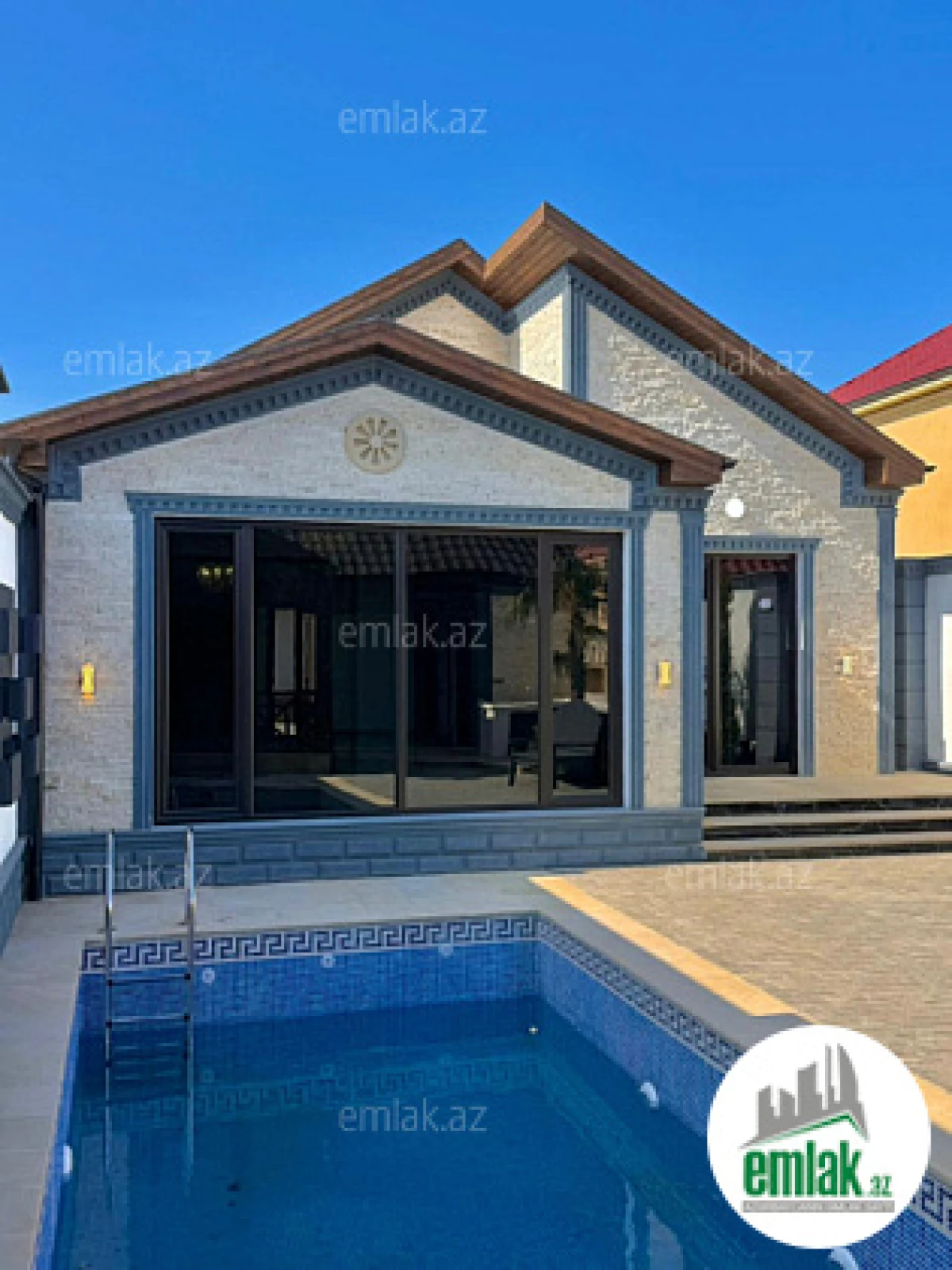 Satılır 4 otaqlı mənzil 150 m²