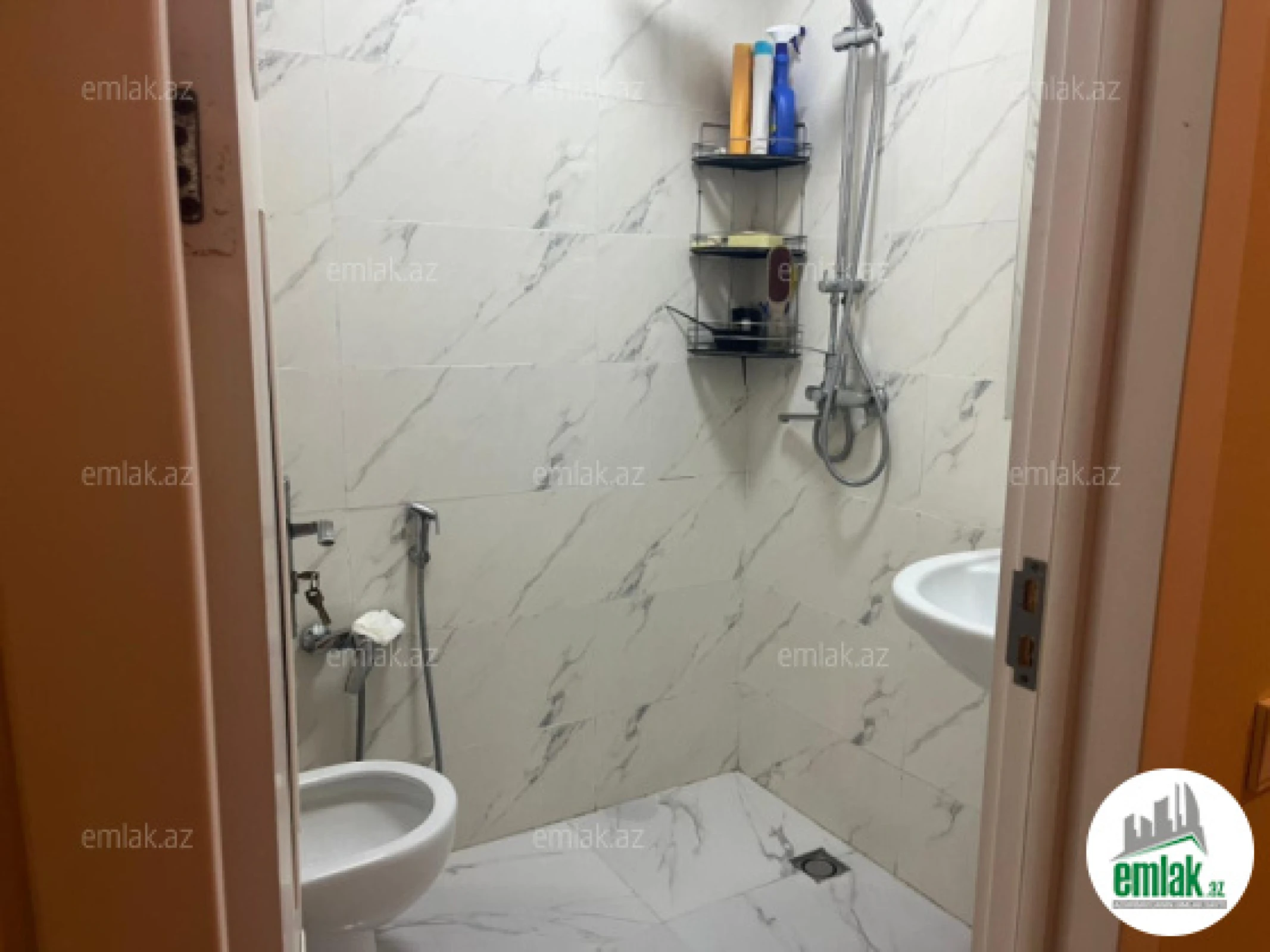 Satılır 3 otaqlı yeni tikili 70 m²