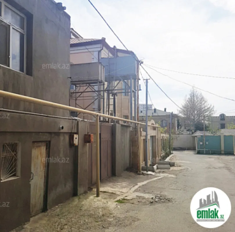 Satılır 6 otaqlı həyət evi 300 m²