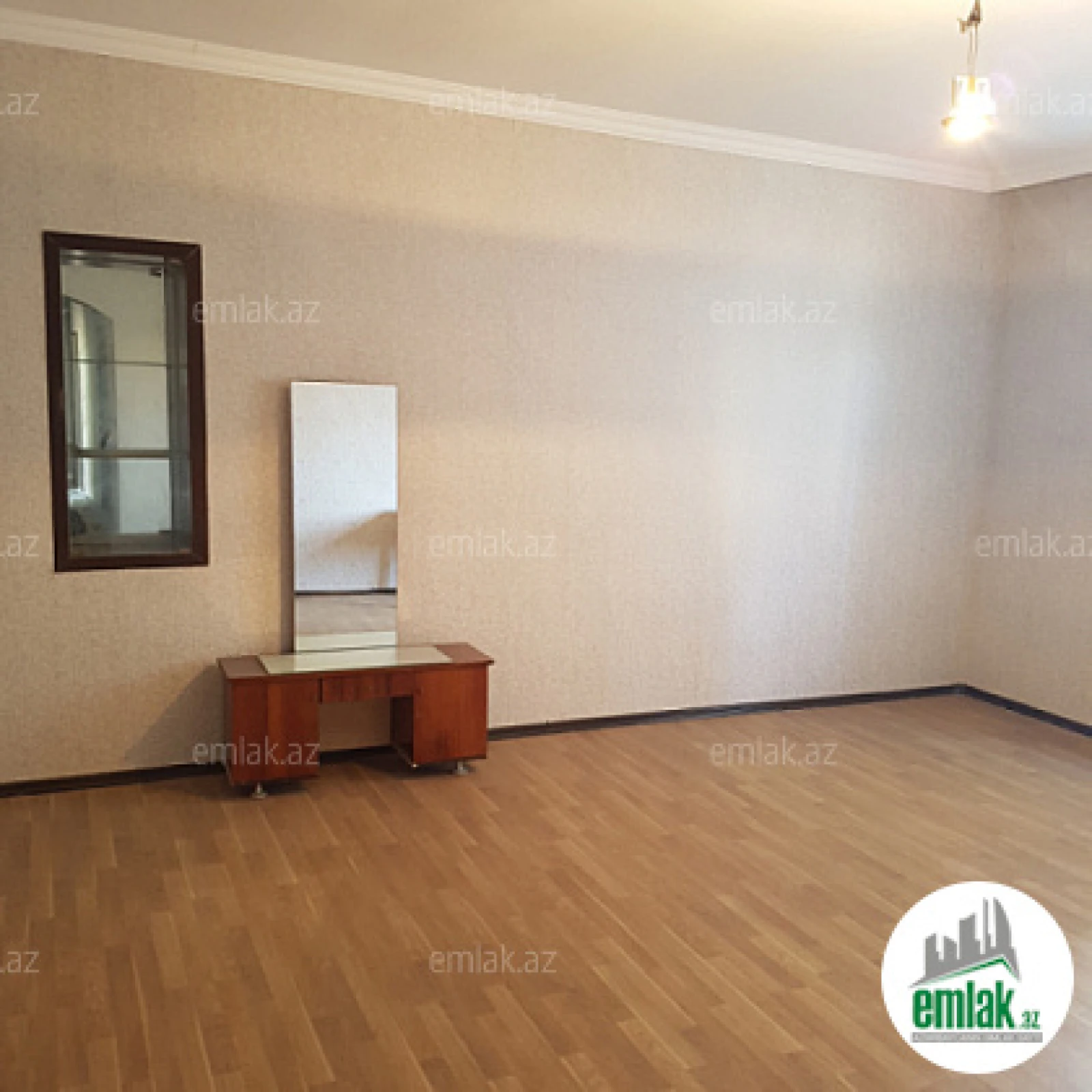Satılır 6 otaqlı həyət evi 300 m²
