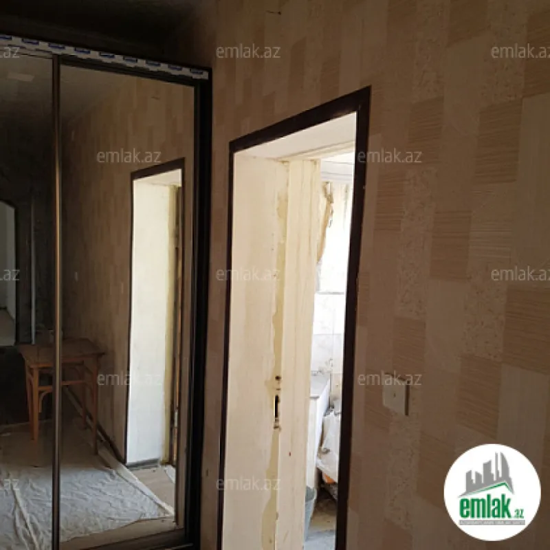 Satılır 6 otaqlı həyət evi 300 m²