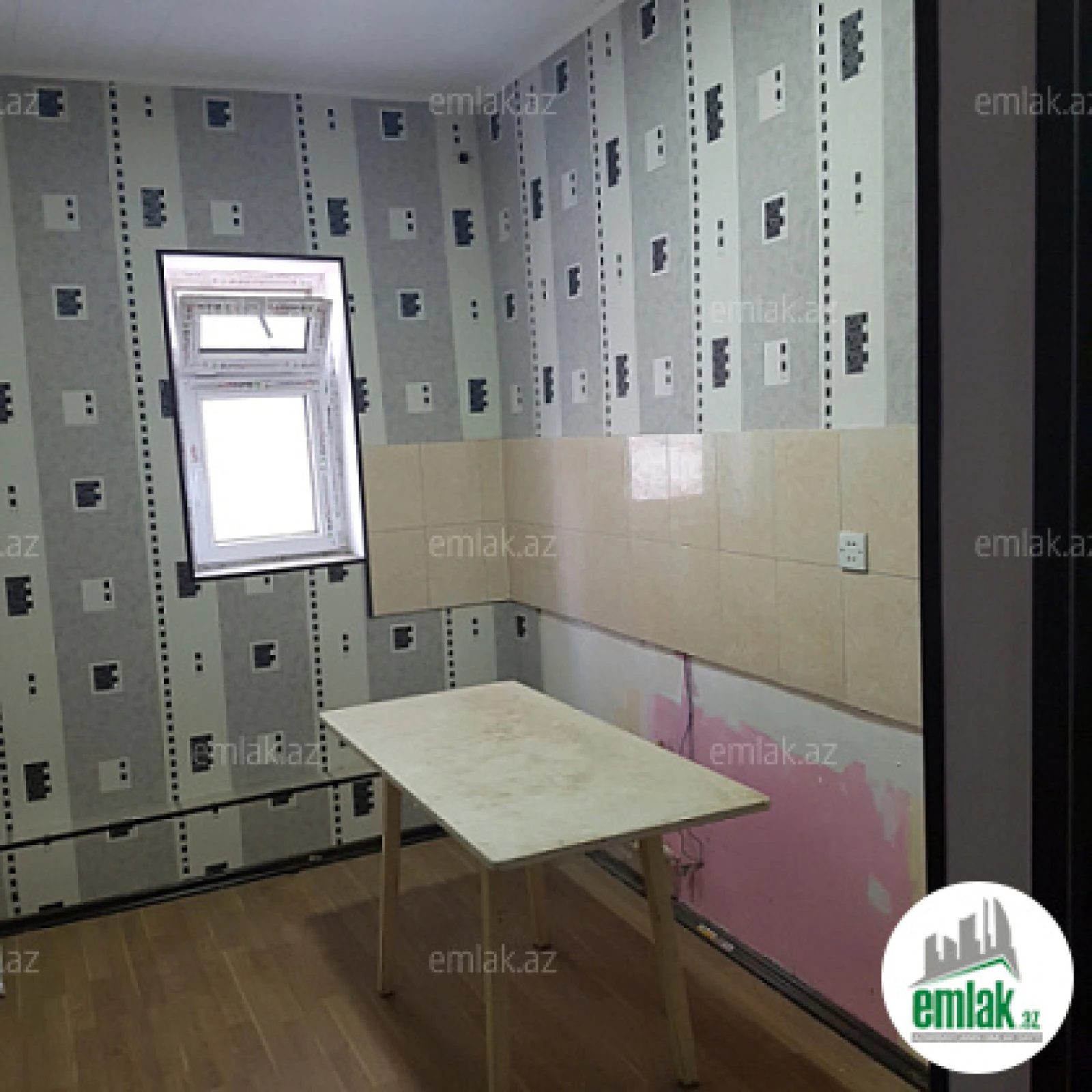 Satılır 6 otaqlı həyət evi 300 m²