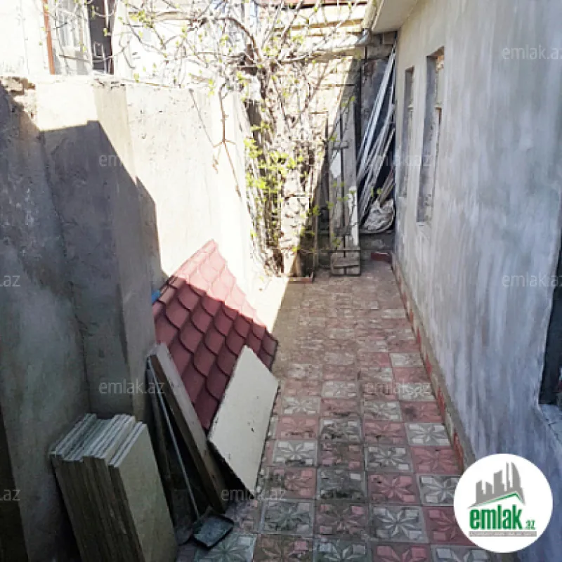 Satılır 6 otaqlı həyət evi 300 m²