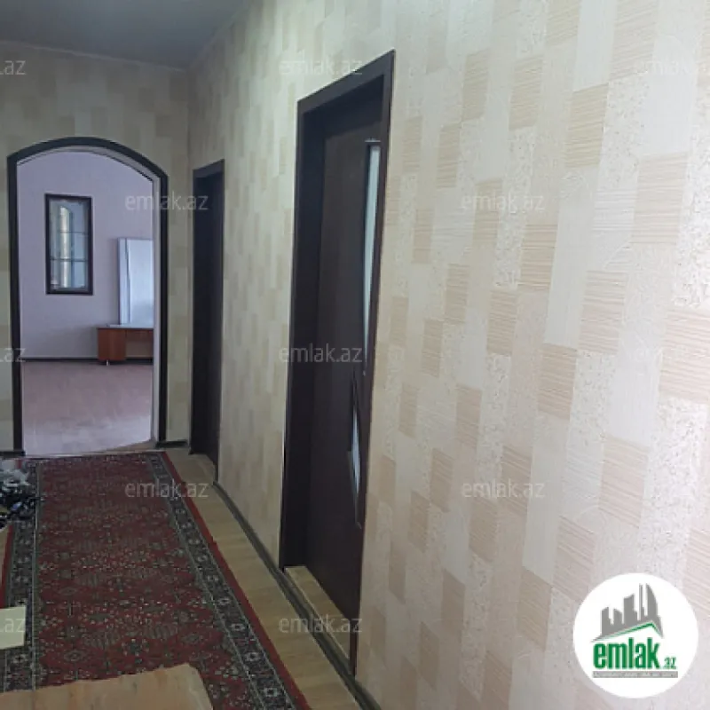 Satılır 6 otaqlı həyət evi 300 m²