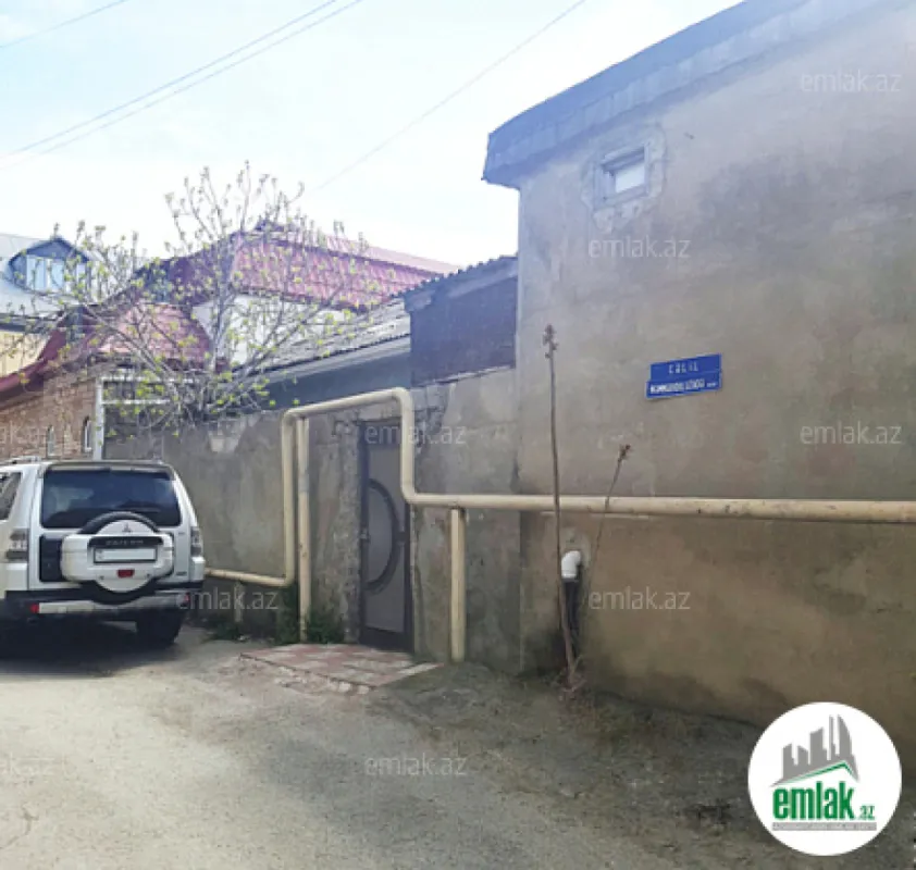 Satılır 6 otaqlı həyət evi 300 m²