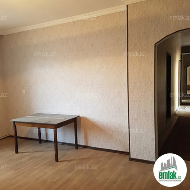 Satılır 6 otaqlı həyət evi 300 m²