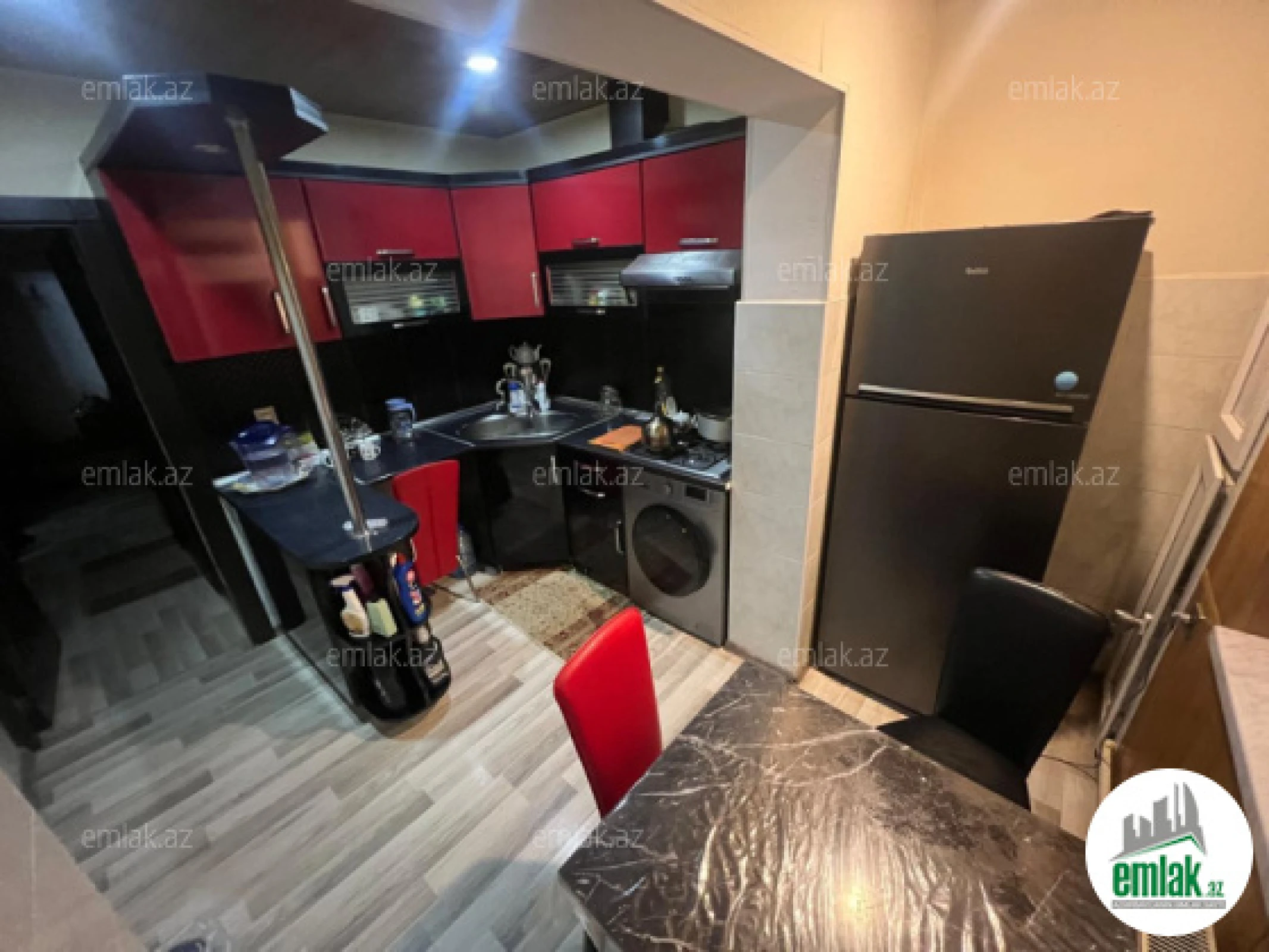 Satılır 3 otaqlı köhnə tikili 80 m²