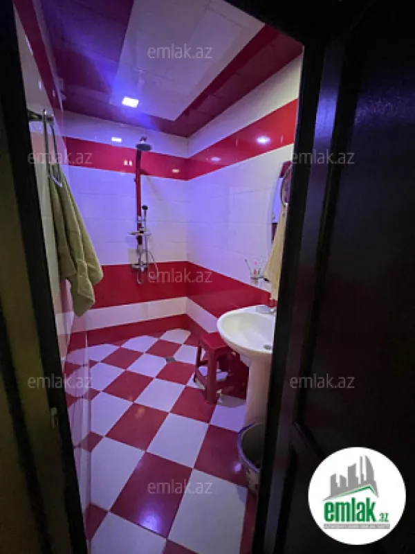 Satılır 3 otaqlı köhnə tikili 80 m²