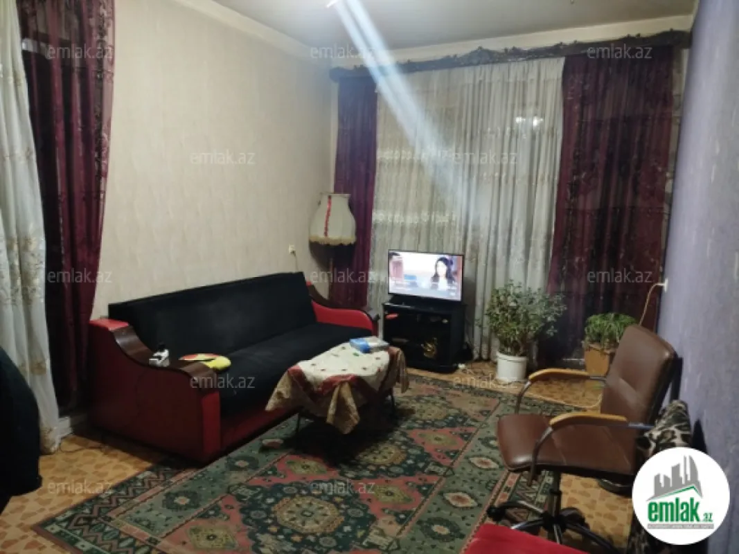 Satılır 2 otaqlı köhnə tikili 55 m²