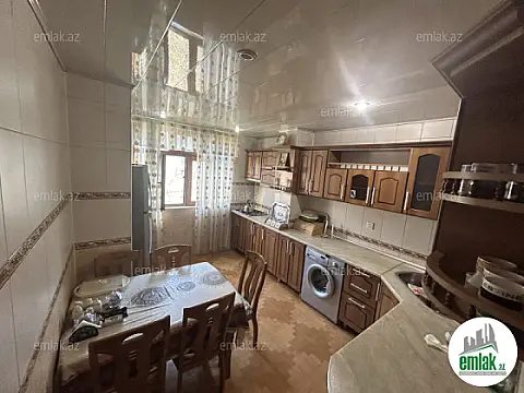 Satılır 4 otaqlı köhnə tikili 100 m²