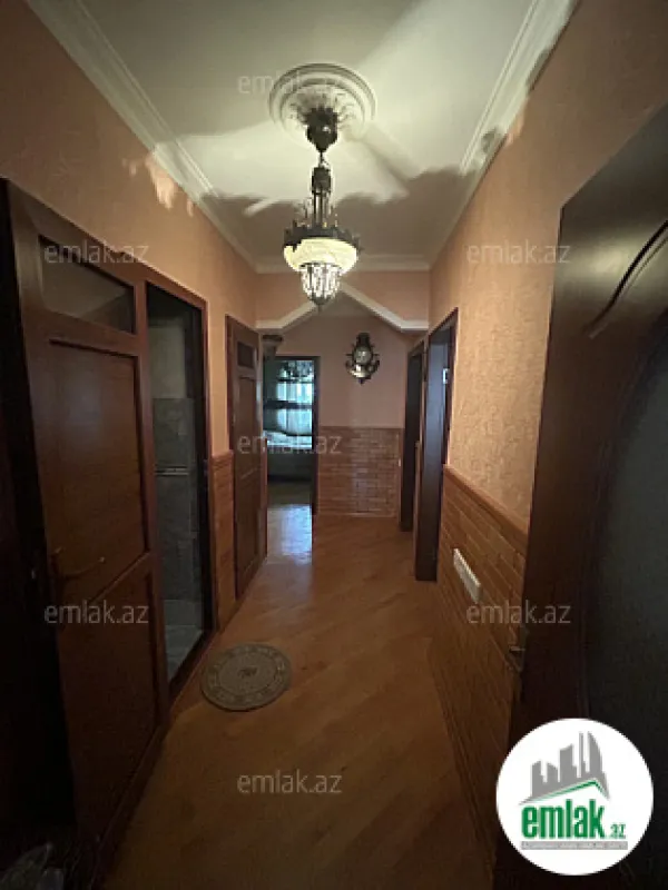 Satılır 4 otaqlı köhnə tikili 100 m²