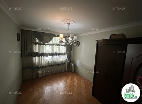 Satılır 4 otaqlı köhnə tikili 100 m²