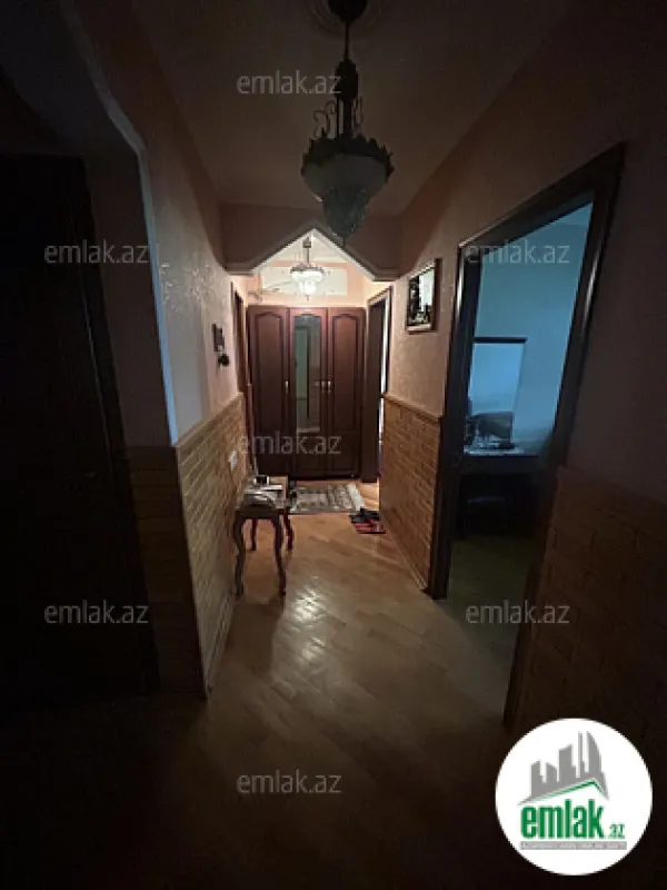 Satılır 4 otaqlı köhnə tikili 100 m²