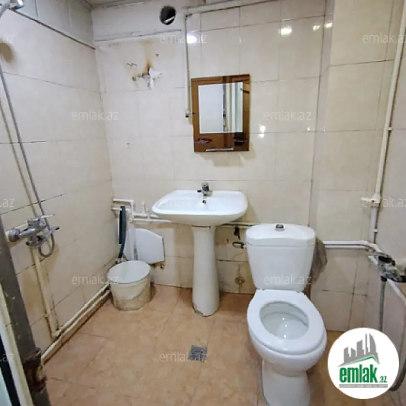 Satılır 11 otaqlı həyət evi 500 m²