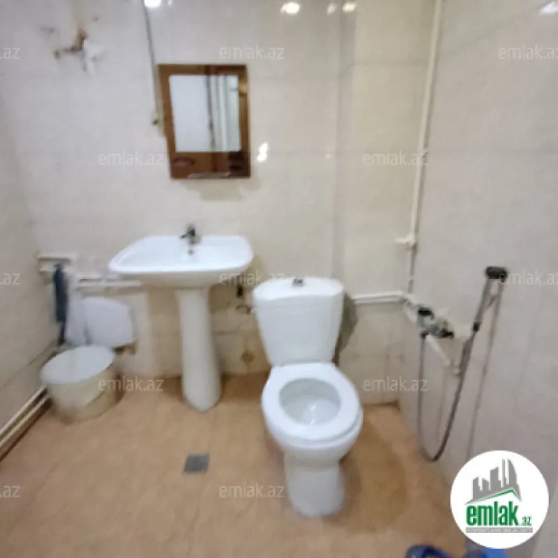Satılır 11 otaqlı həyət evi 500 m²