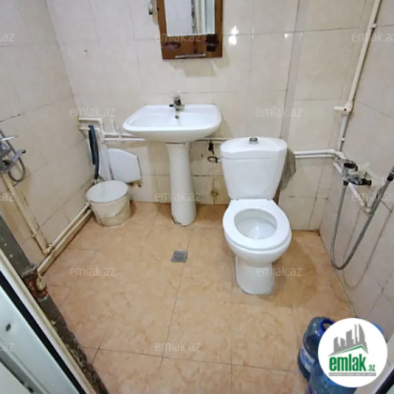 Satılır 11 otaqlı həyət evi 500 m²