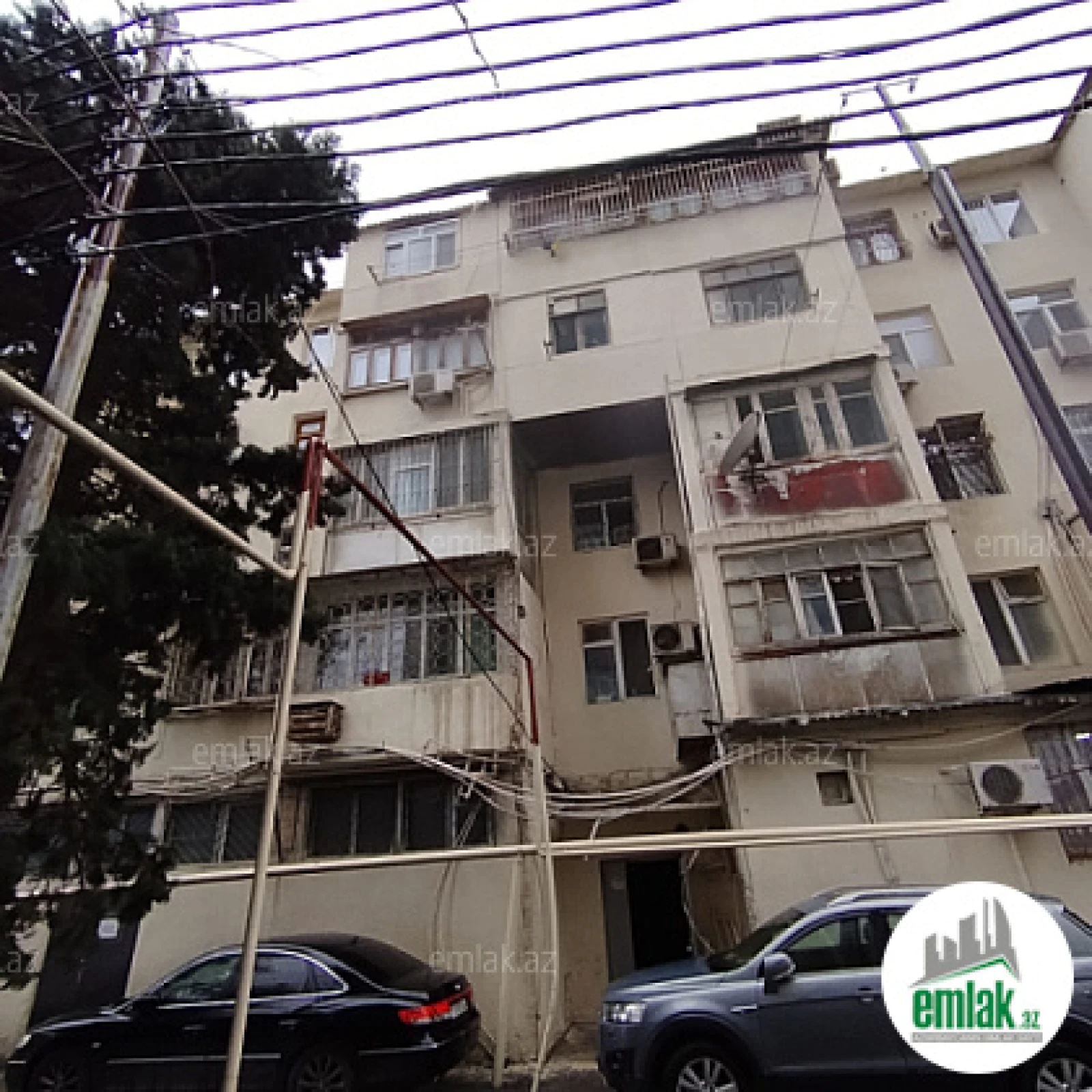 Satılır 11 otaqlı həyət evi 500 m²