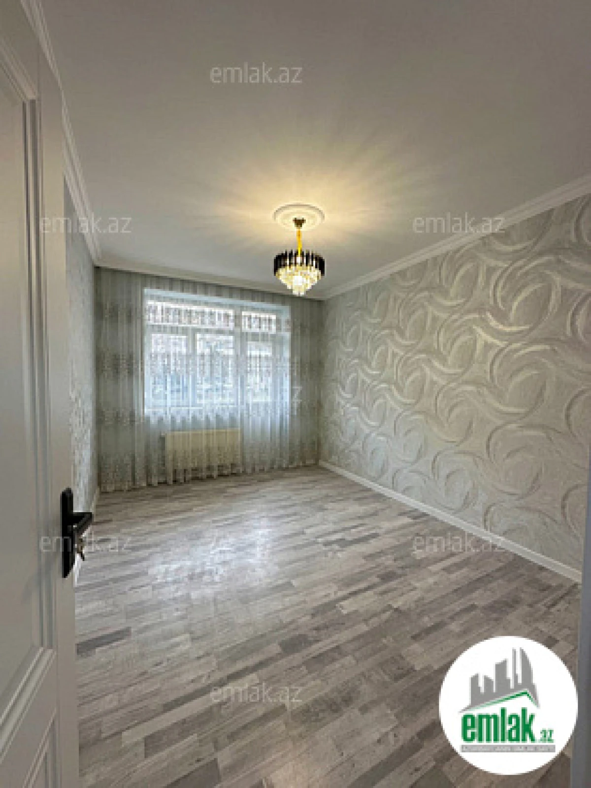 Satılır 2 otaqlı köhnə tikili 65 m²