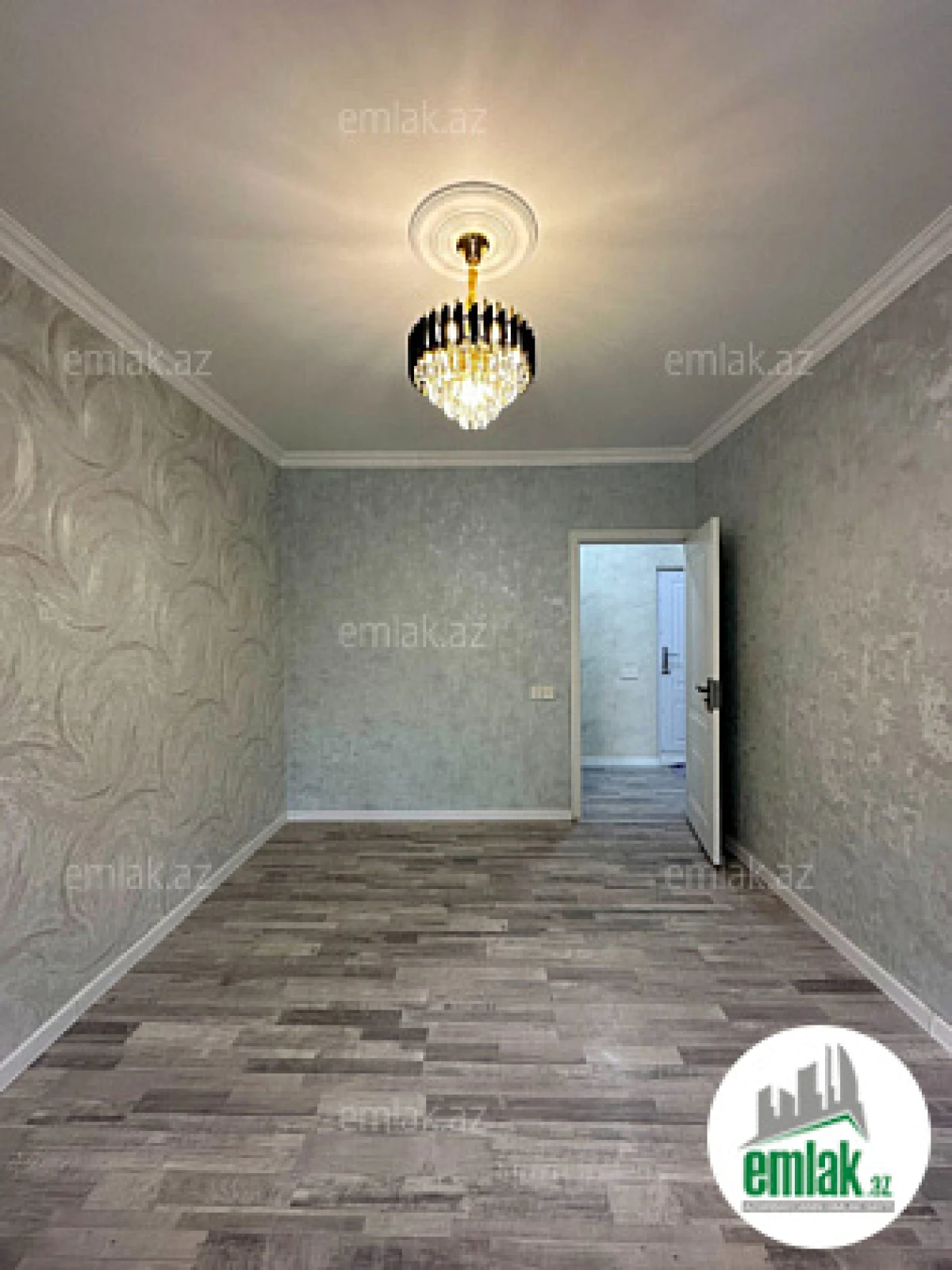 Satılır 2 otaqlı köhnə tikili 65 m²