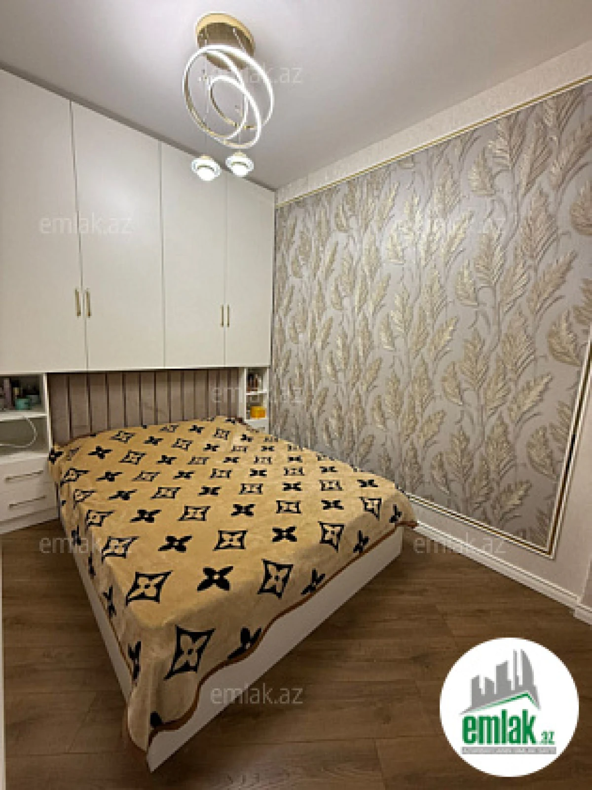 Satılır 3 otaqlı yeni tikili 70 m²