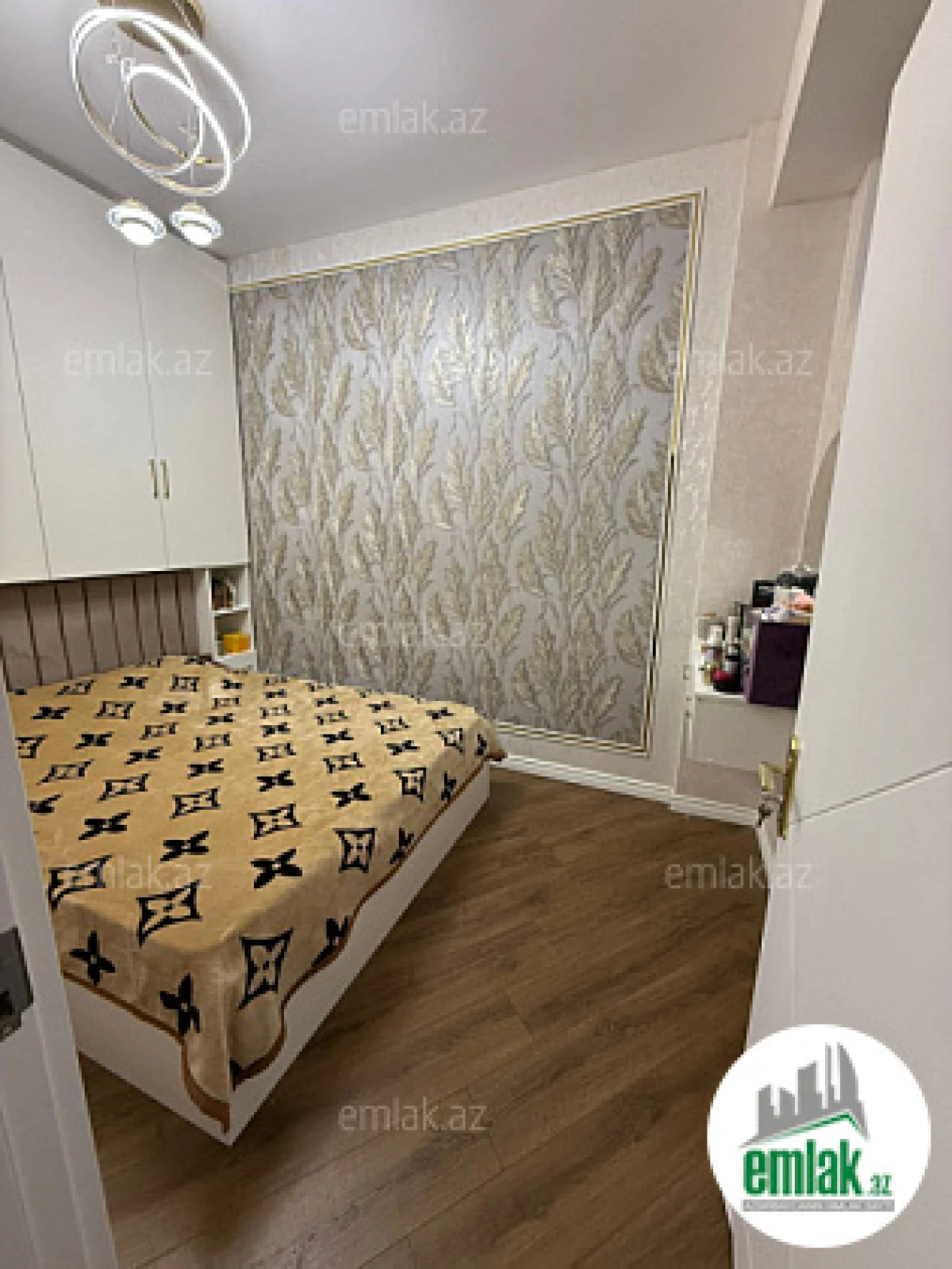 Satılır 3 otaqlı yeni tikili 70 m²