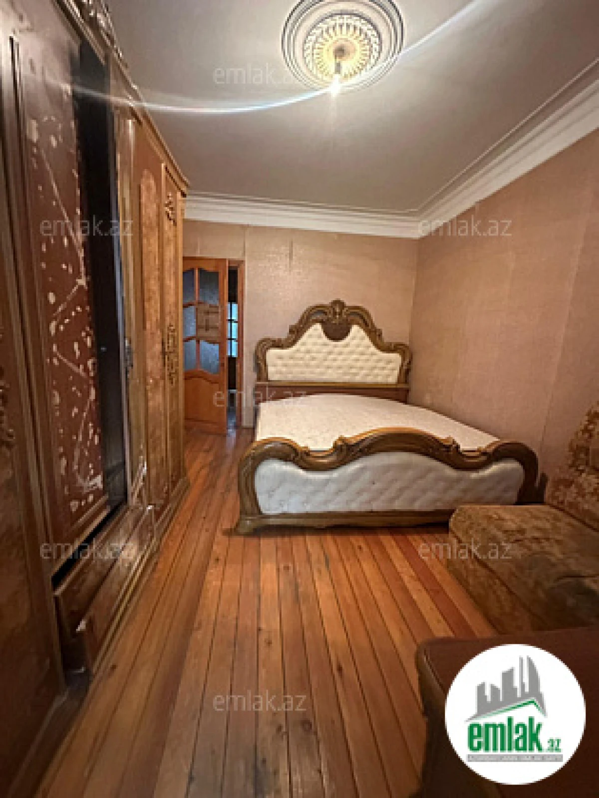 Satılır 4 otaqlı köhnə tikili 110 m²