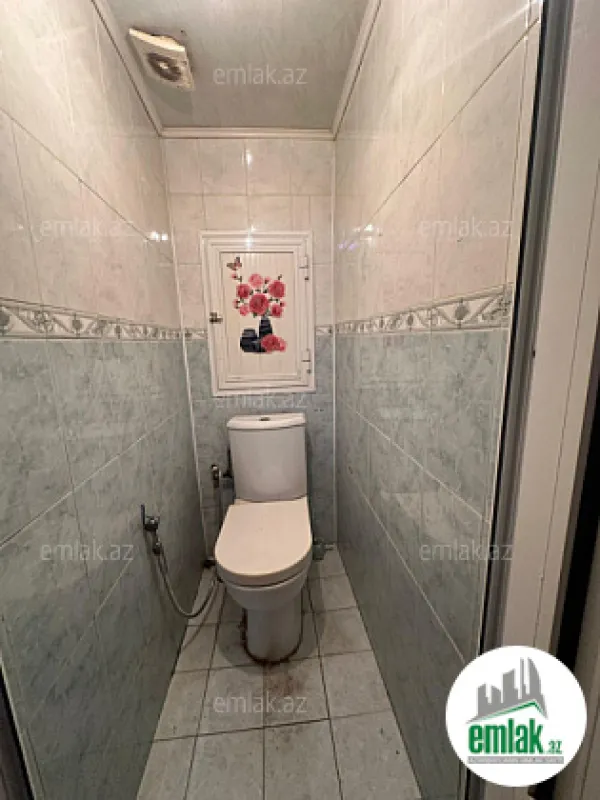 Satılır 4 otaqlı köhnə tikili 110 m²