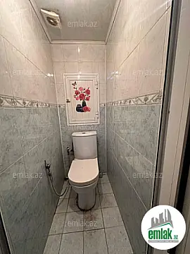 Satılır 4 otaqlı köhnə tikili 110 m²