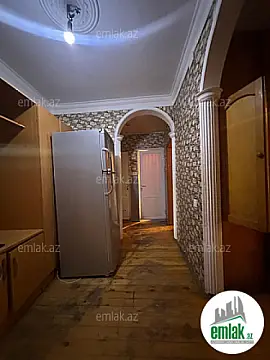 Satılır 4 otaqlı köhnə tikili 110 m²