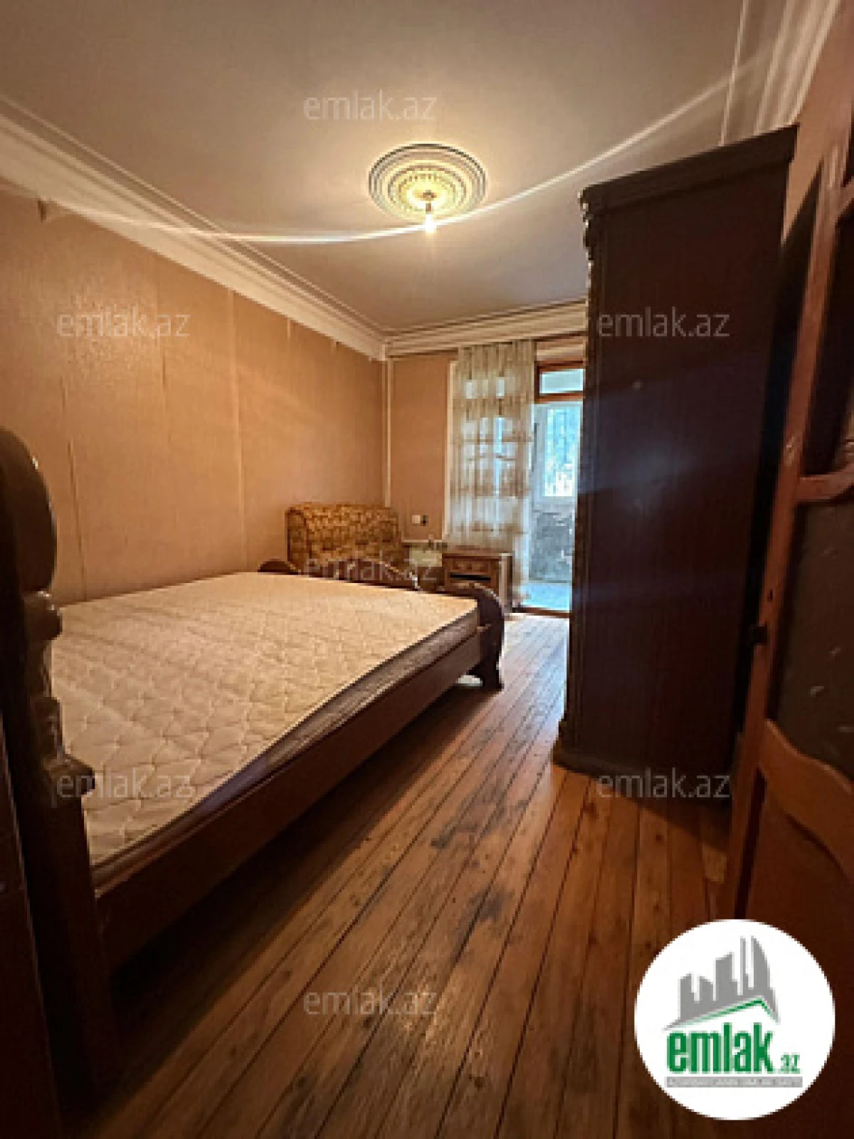 Satılır 4 otaqlı köhnə tikili 110 m²