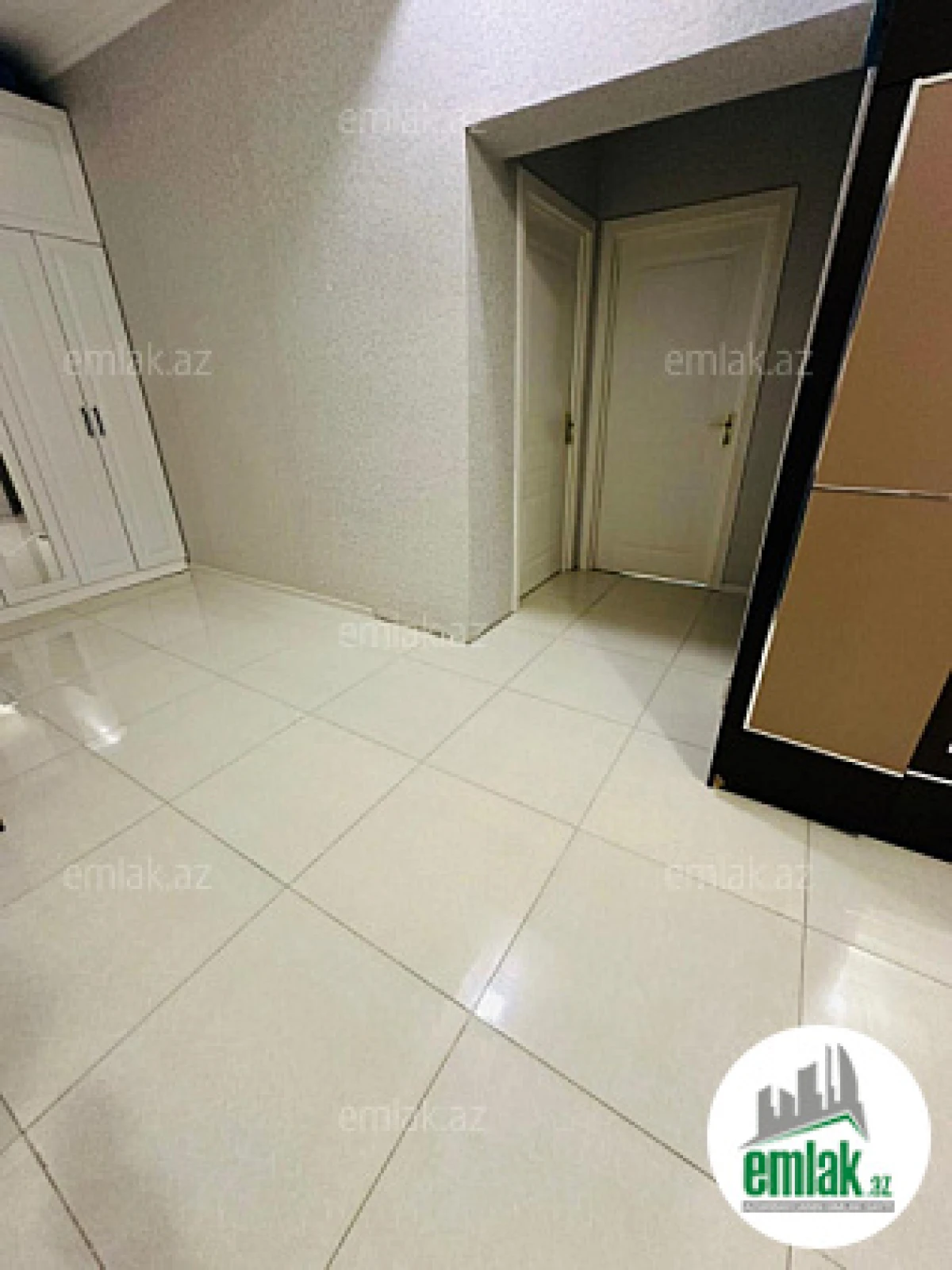 Satılır 2 otaqlı yeni tikili 96 m²