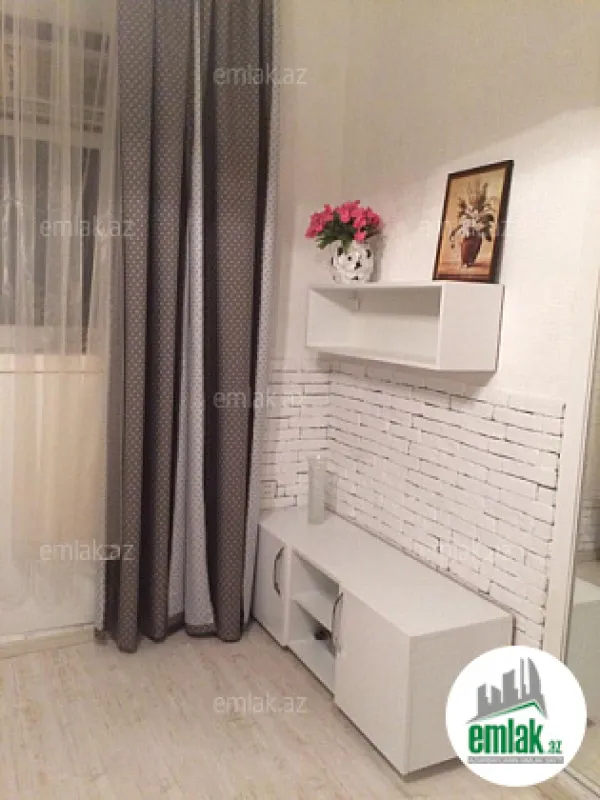Satılır 1 otaqlı köhnə tikili 35 m²