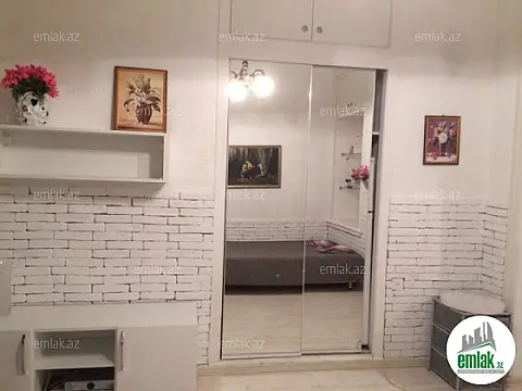 Satılır 1 otaqlı köhnə tikili 35 m²