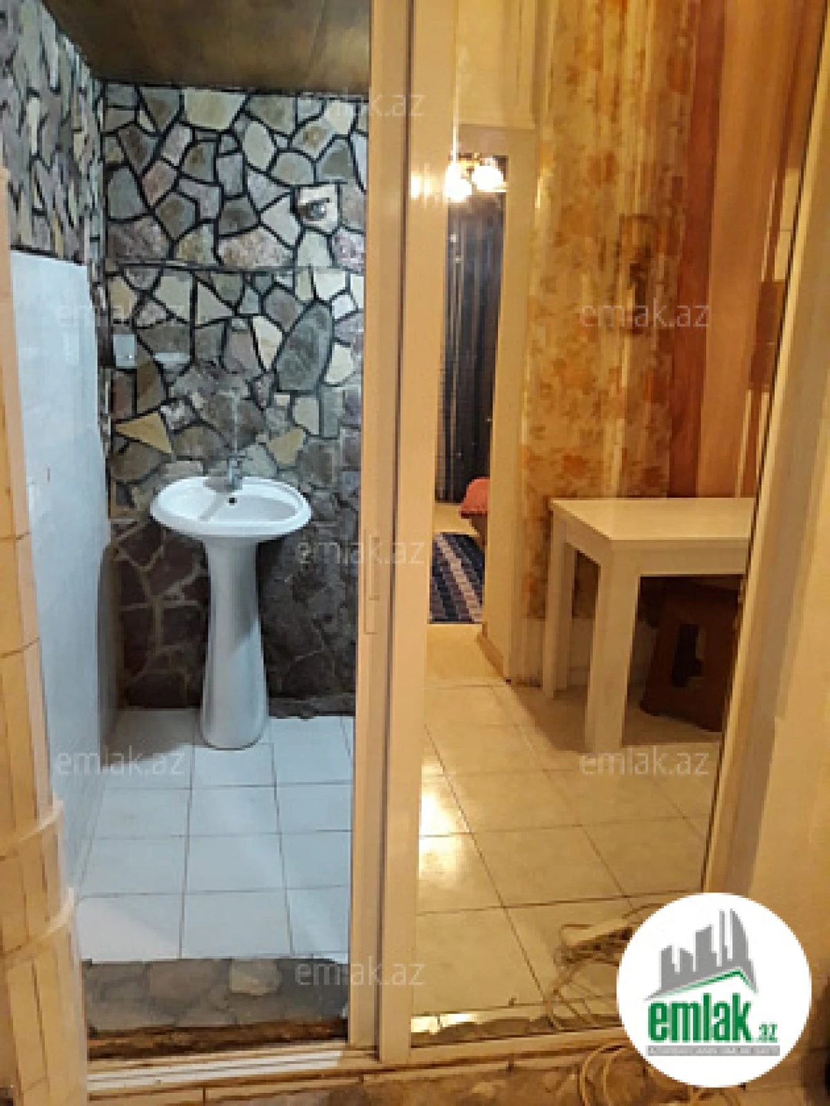 Satılır 1 otaqlı köhnə tikili 35 m²