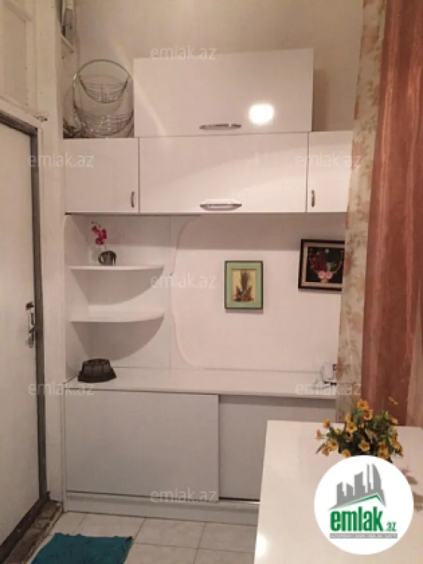 Satılır 1 otaqlı köhnə tikili 35 m²